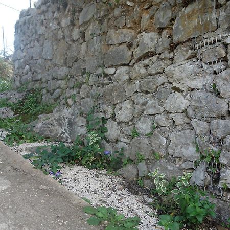 Guesthouse Near The Castle Of Himare Luaran gambar