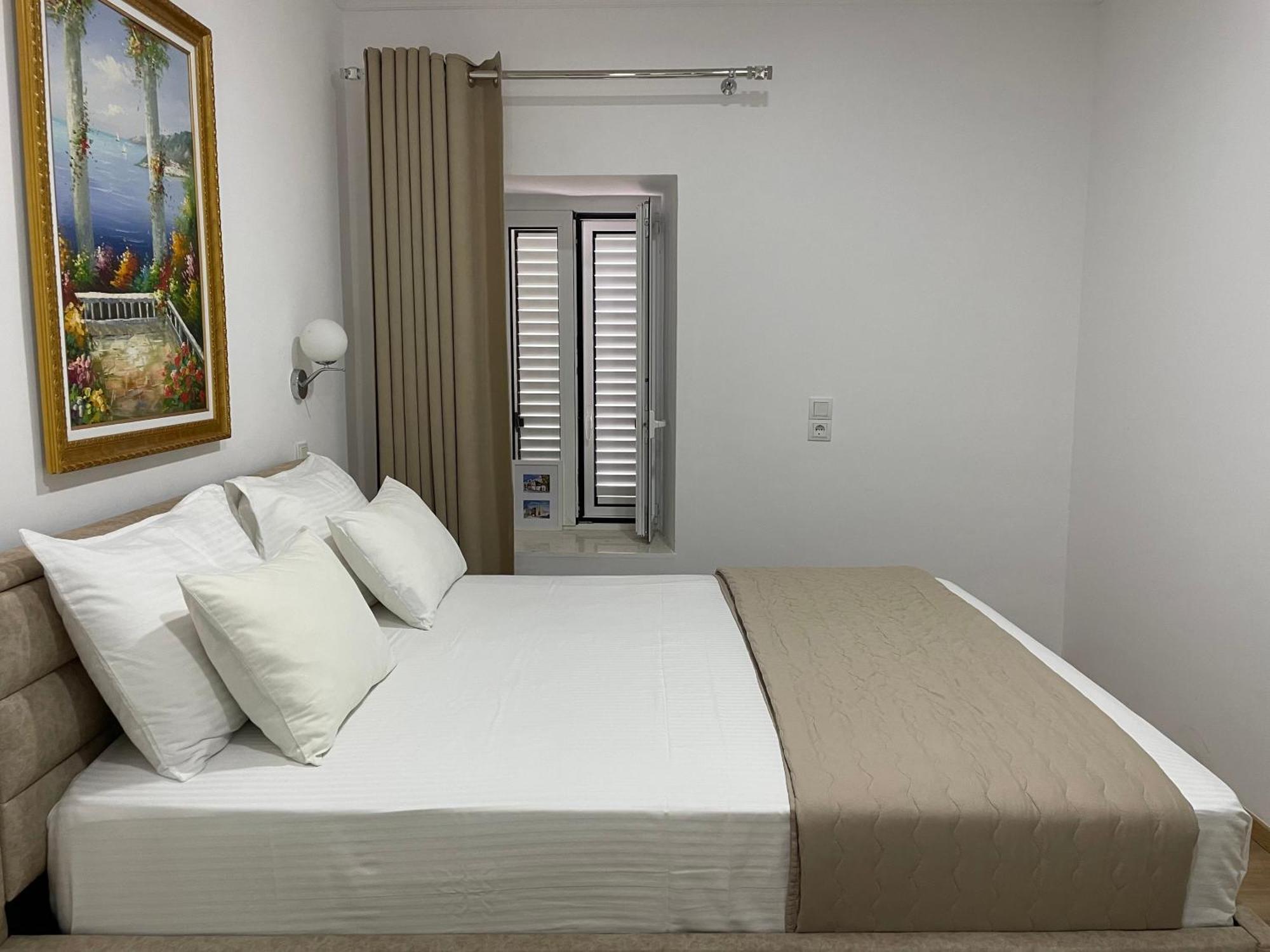 Guesthouse Near The Castle Of Himare Luaran gambar