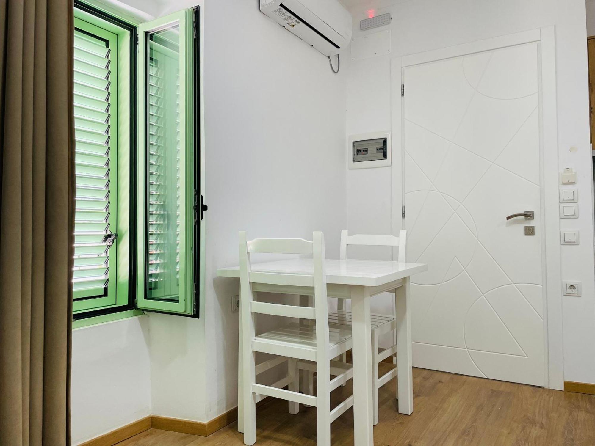 Guesthouse Near The Castle Of Himare Luaran gambar