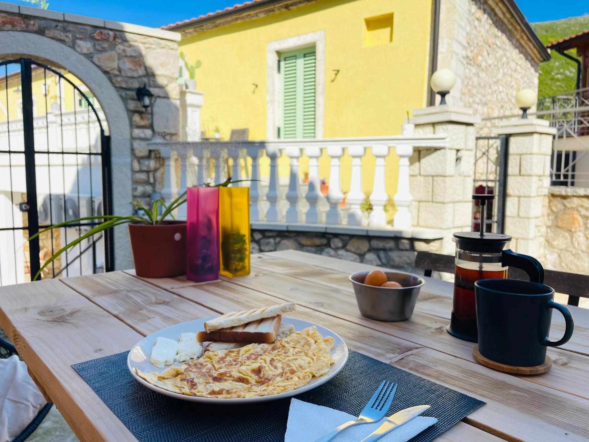 Guesthouse Near The Castle Of Himare Luaran gambar