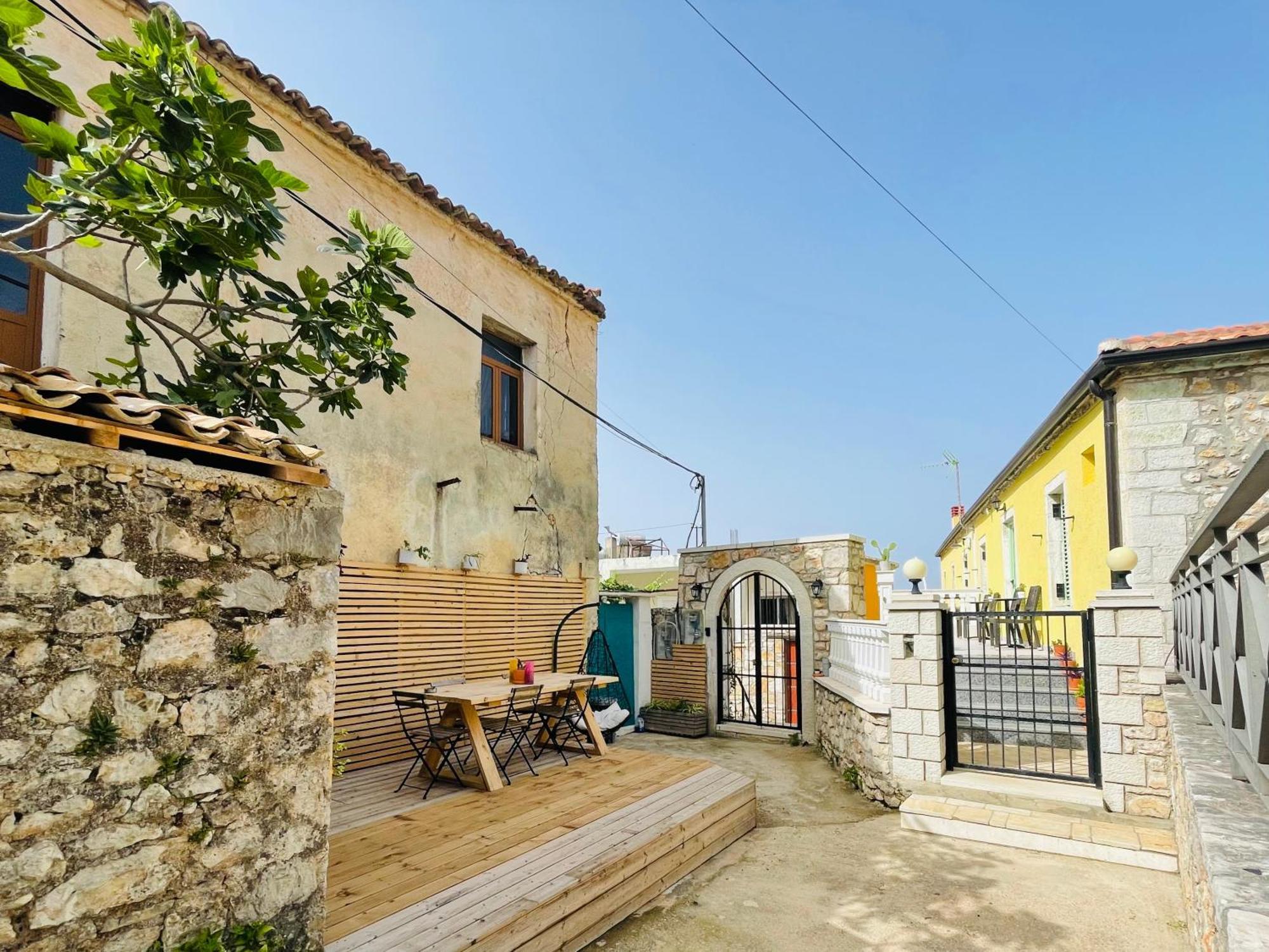 Guesthouse Near The Castle Of Himare Luaran gambar