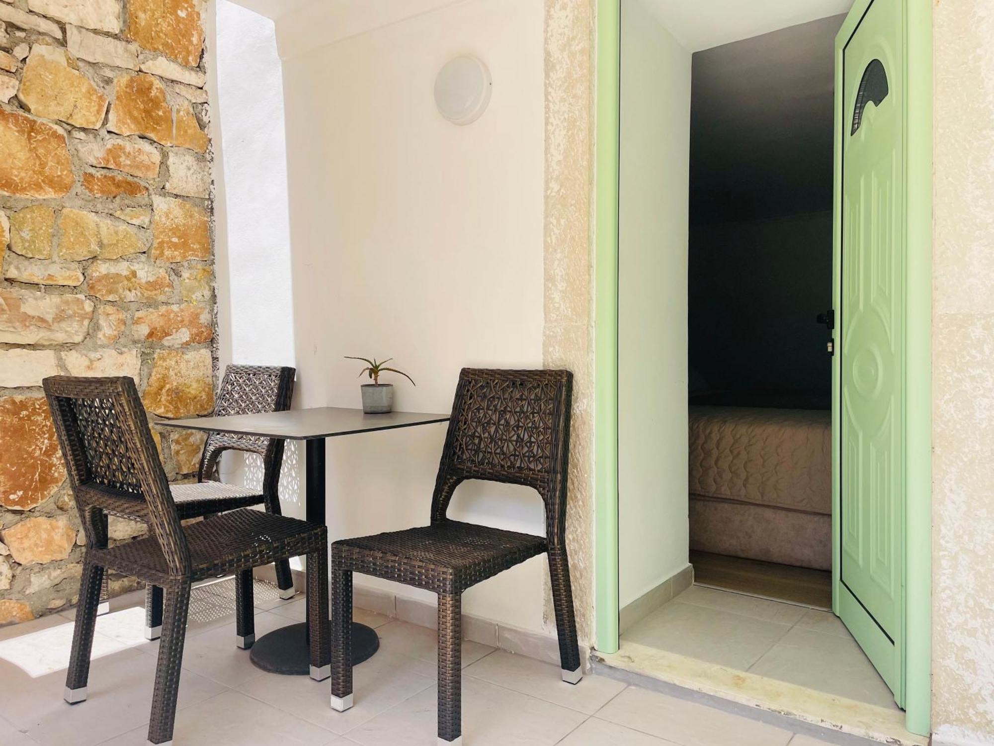 Guesthouse Near The Castle Of Himare Luaran gambar