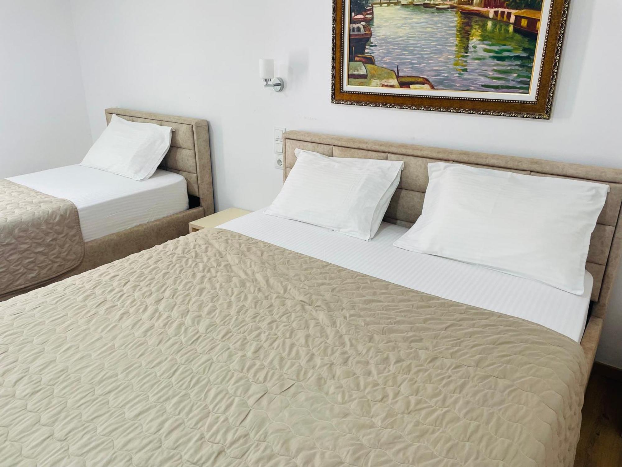 Guesthouse Near The Castle Of Himare Luaran gambar